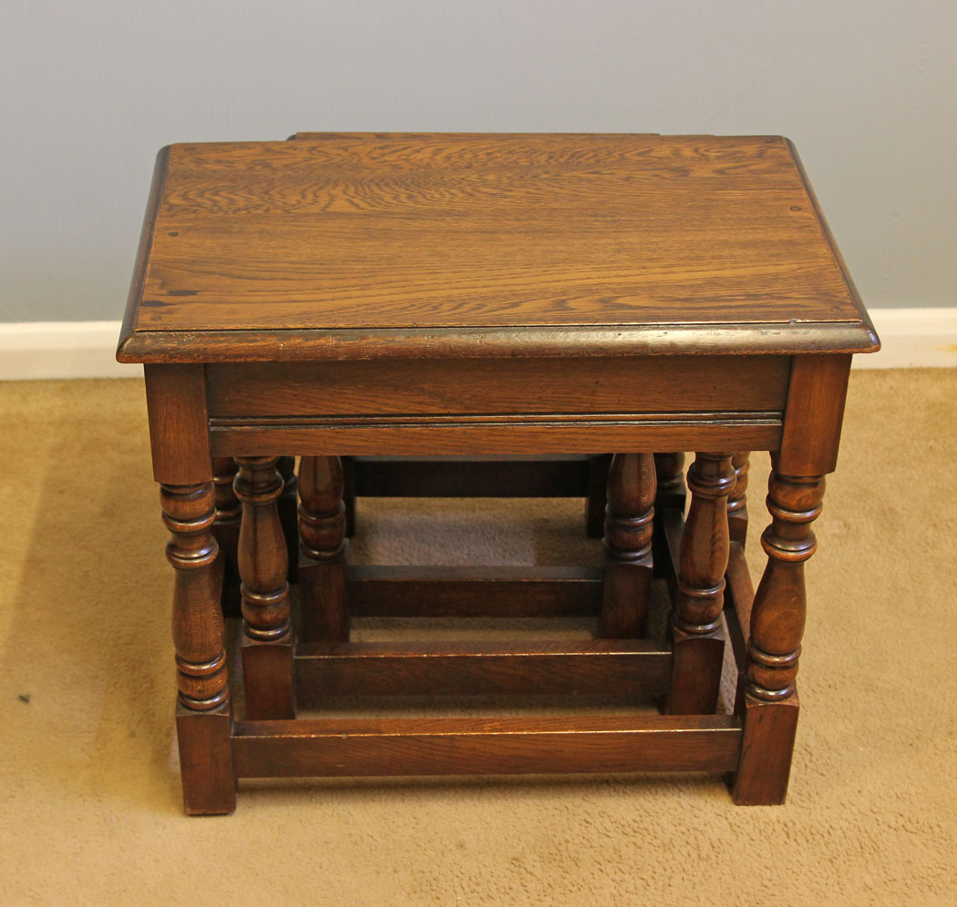 12136r4 Nest of Three Oak Side Tables Coffee Tables,