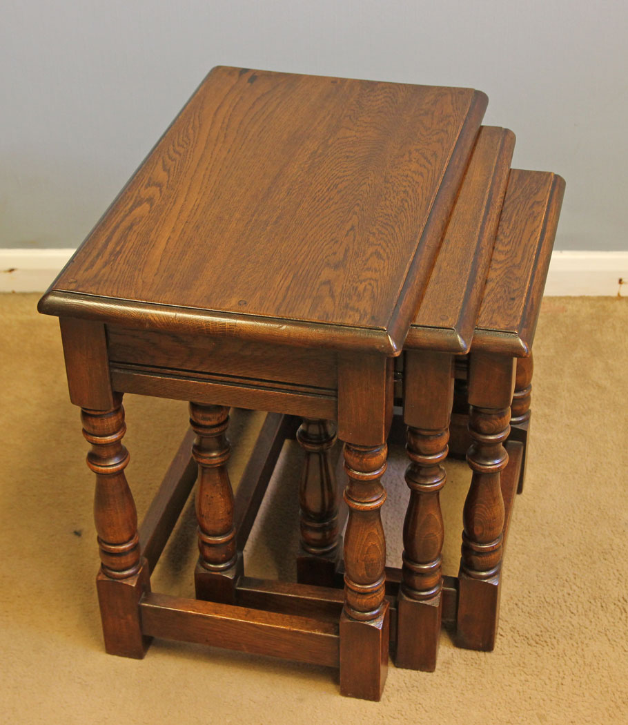 12136r5 Nest of Three Oak Side Tables Coffee Tables,