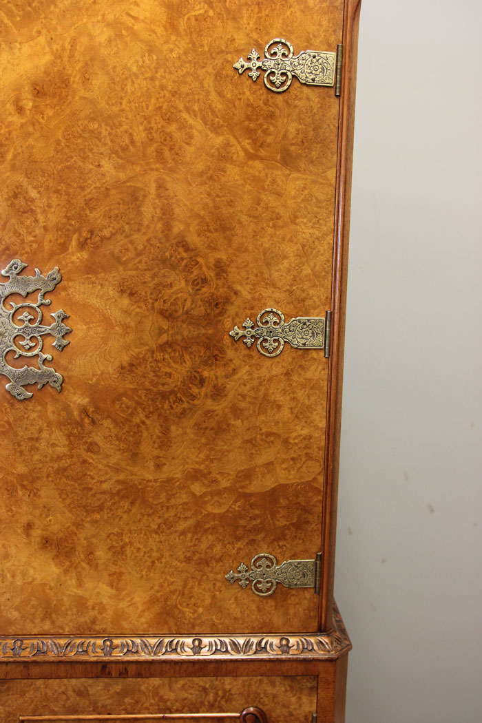 12140r15 Antique Burr Walnut Cocktail Drinks Cabinet,