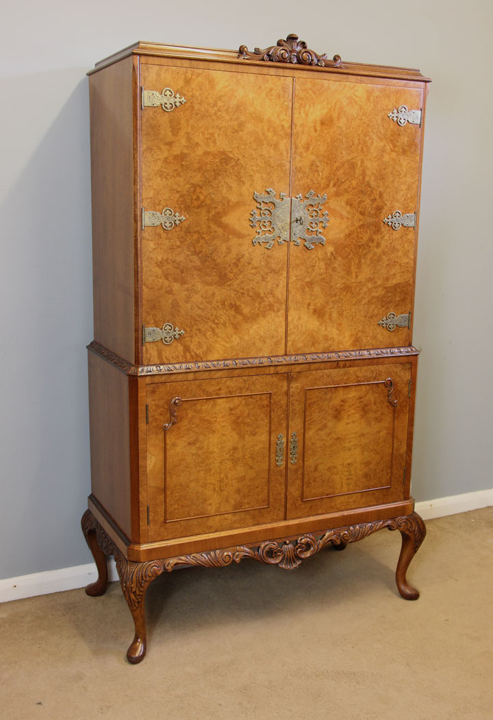 12140r17 Antique Burr Walnut Cocktail Drinks Cabinet,