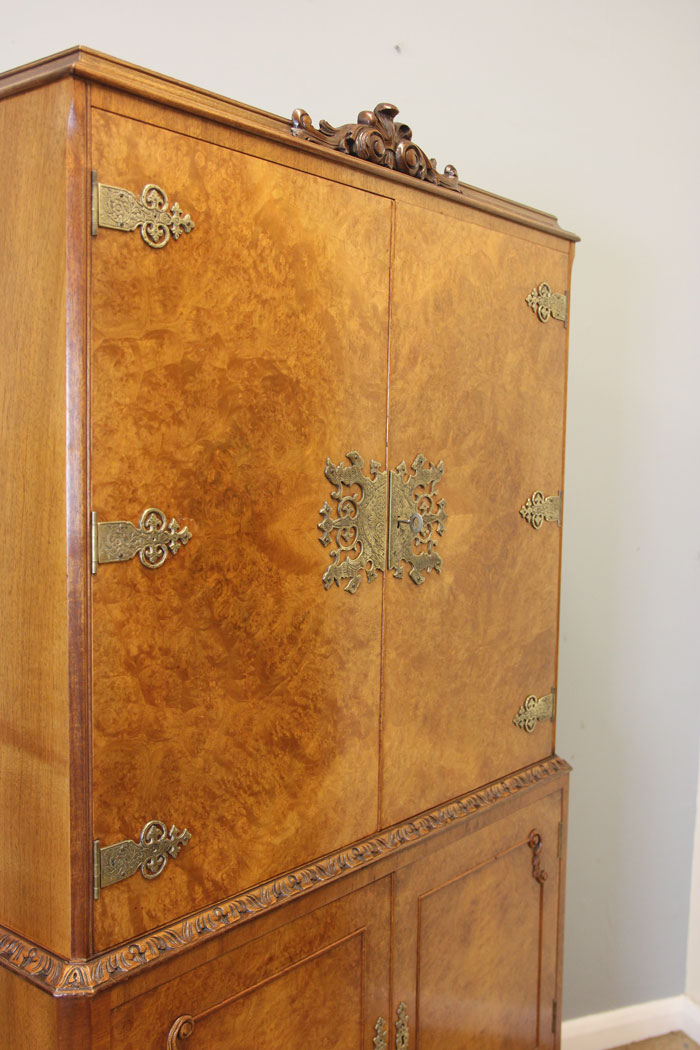 12140r6 Antique Burr Walnut Cocktail Drinks Cabinet,