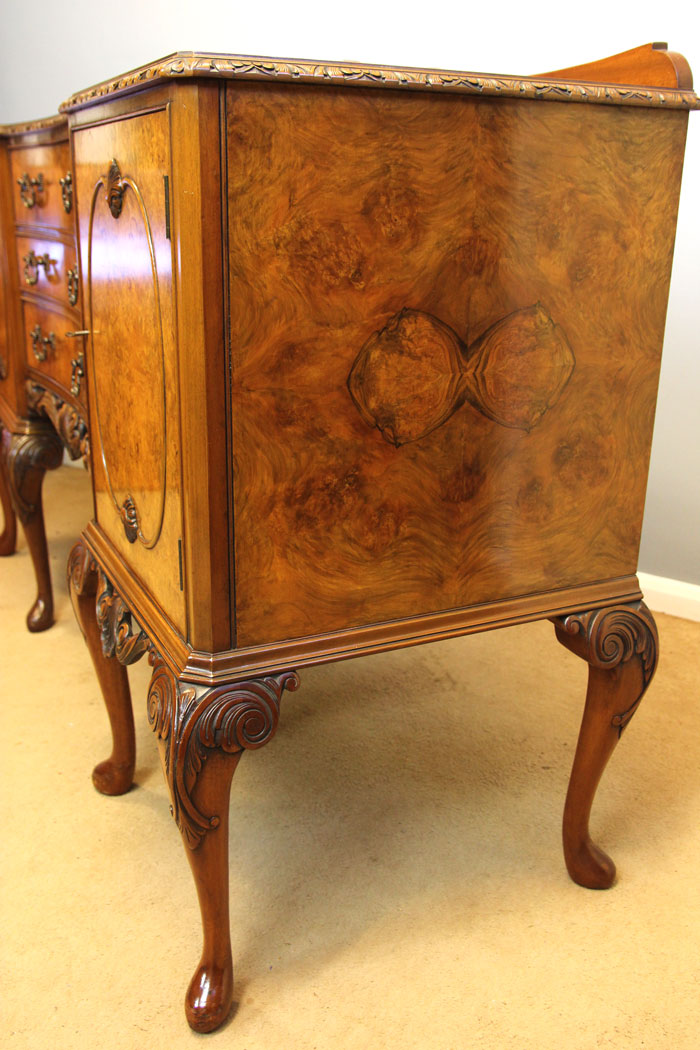 12171r5 Burr Walnut Queen Anne Style Sideboard,
