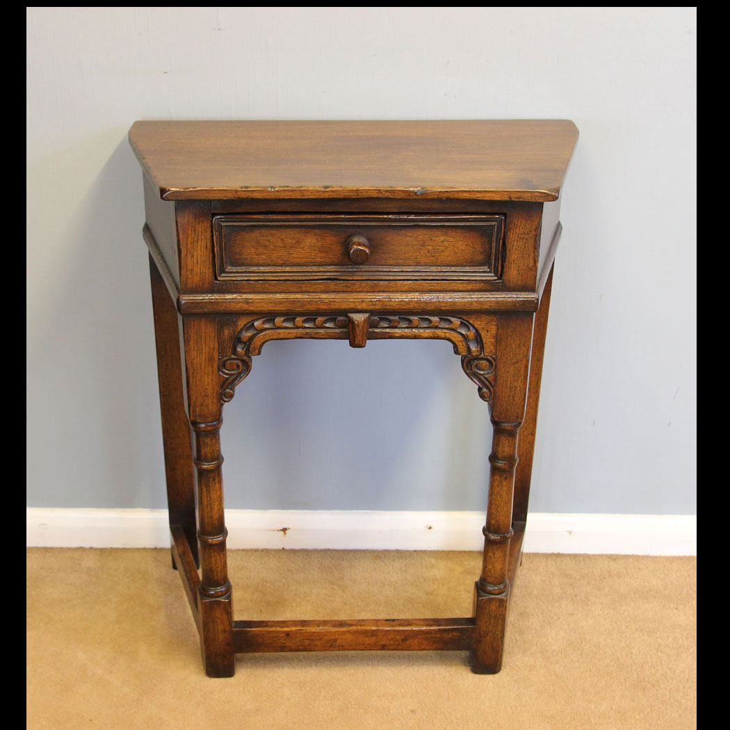 12195r01 Quality Small Oak Side Table, Quality Small Oak Hall Side Table