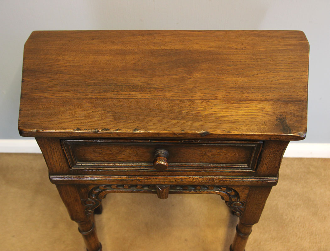 12195r6 Quality Small Oak Side Table, Titchmarsh Goodwin,