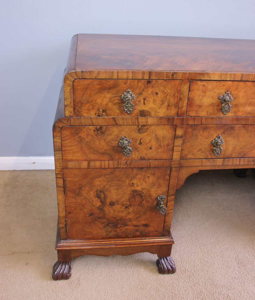 12052r7 Antique Burr Walnut Dressing Table,