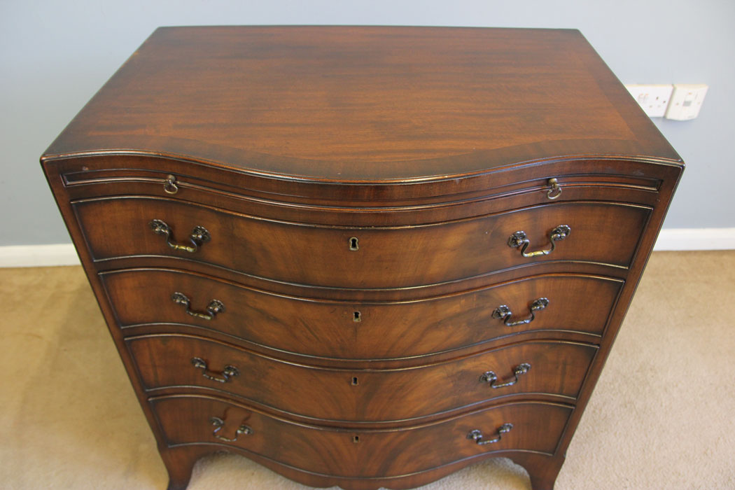 12220r7 Antique Small Georgian Style Mahogany Serpentine Chest of Drawers,