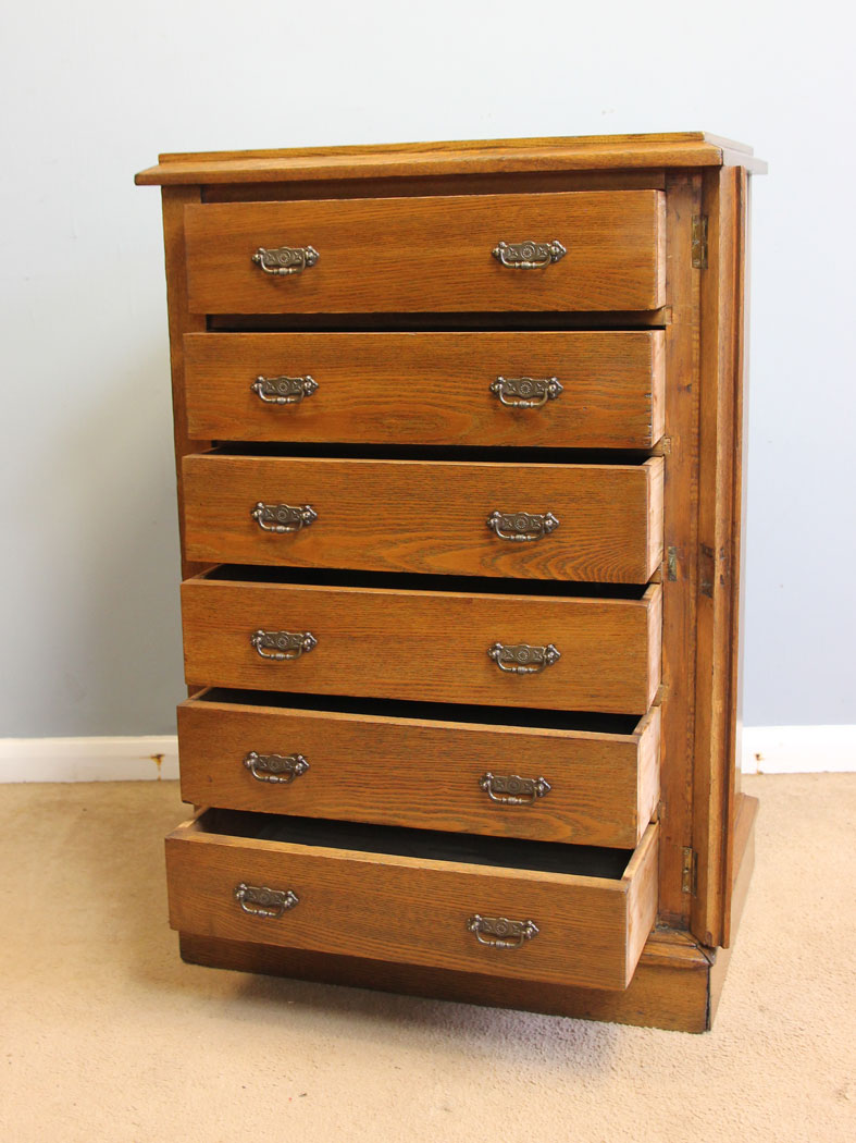 12256r12 Antique Ash Wellington Chest Drawers,