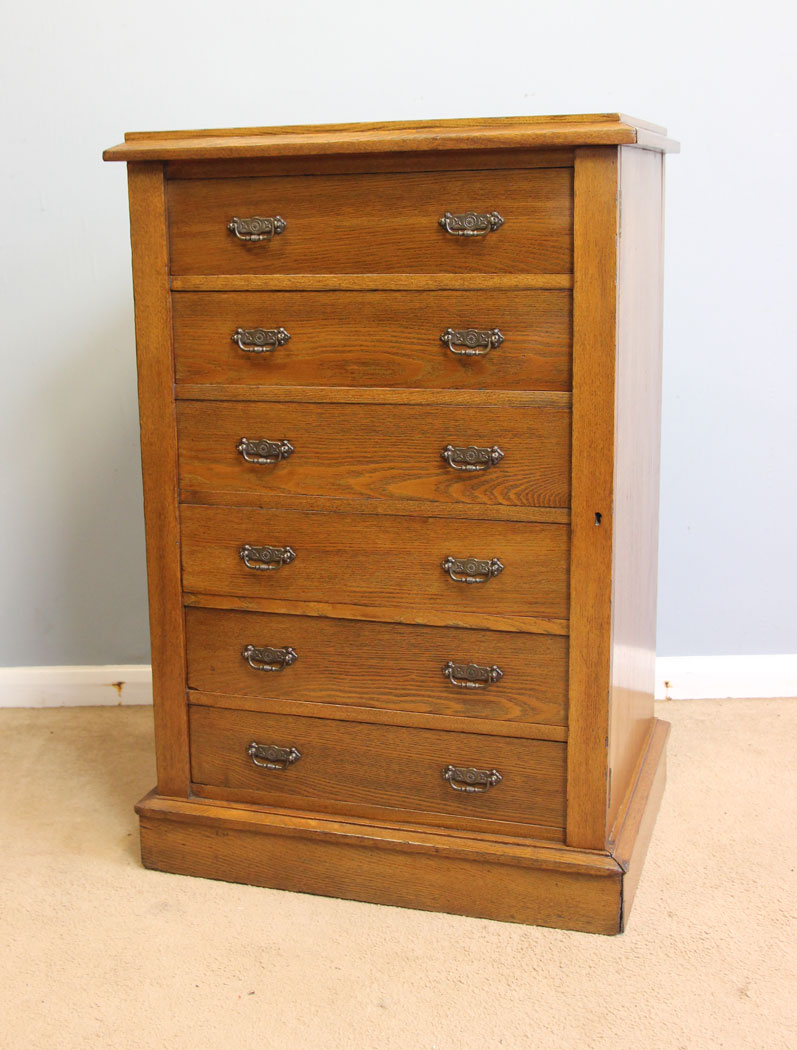 12256r3 Antique Ash Wellington Chest Drawers,