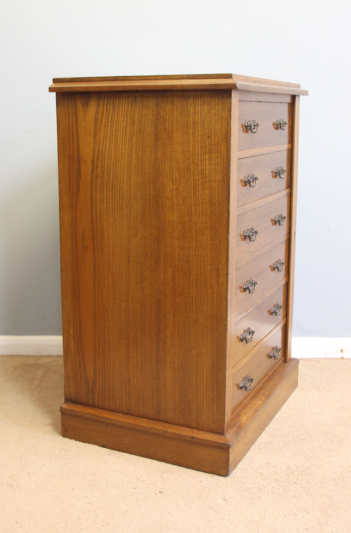 12256r5 Antique Ash Wellington Chest Drawers,