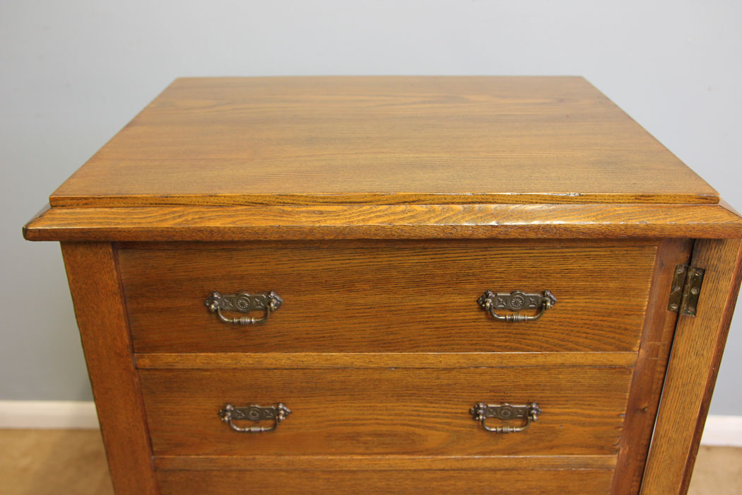 12256r8 Antique Ash Wellington Chest Drawers,