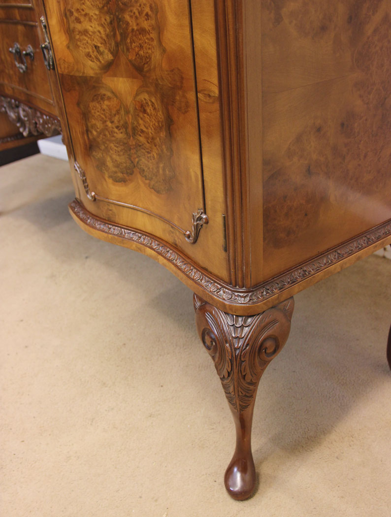 12263r5 Queen Anne Style Burr Walnut Sideboard,