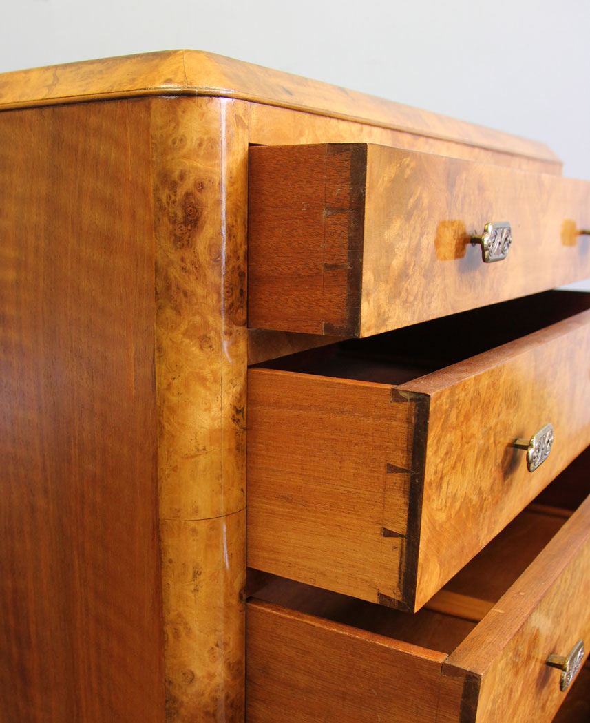 12269r9 Quality Burr Walnut Antique Chest Drawers,