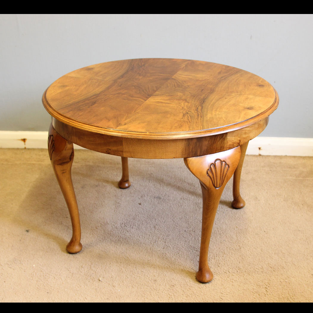 12310r01 Figured Walnut Round 20th Century Occasional Coffee Table, Figured Walnut Round 20th Century Occasional Coffee Table
