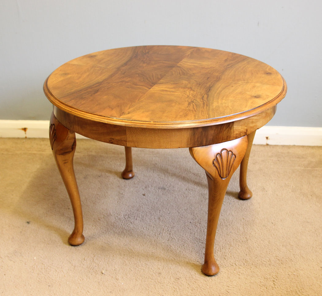 12310r1 Figured Walnut Round 20th Century Occasional Coffee Table,