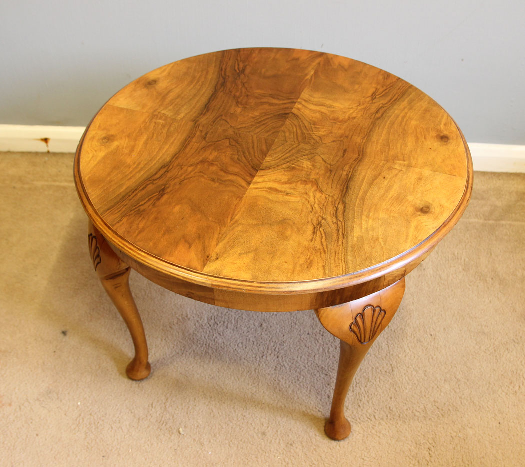 12310r3 Figured Walnut Round 20th Century Occasional Coffee Table,