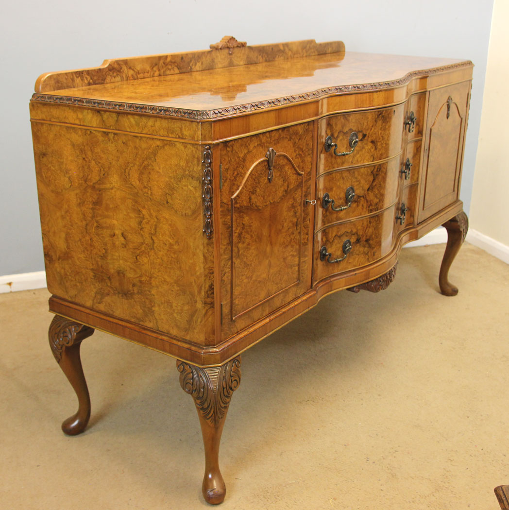 12319r2 Antique Burr Walnut Queen Anne Style Dresser Sideboard,