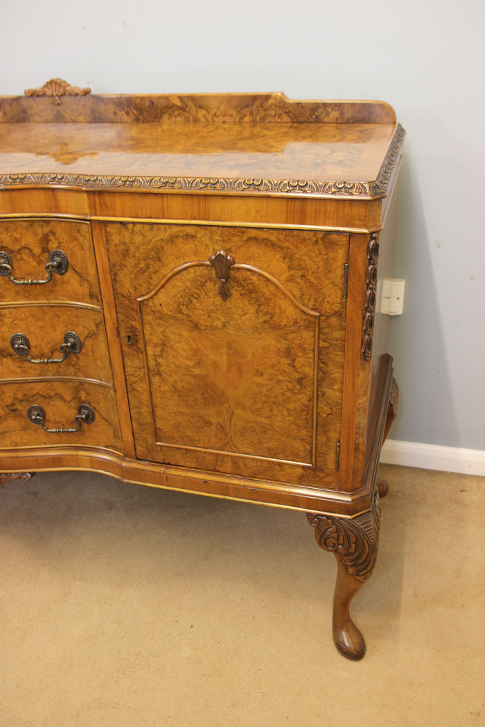 12319r4 Antique Burr Walnut Queen Anne Style Dresser Sideboard,