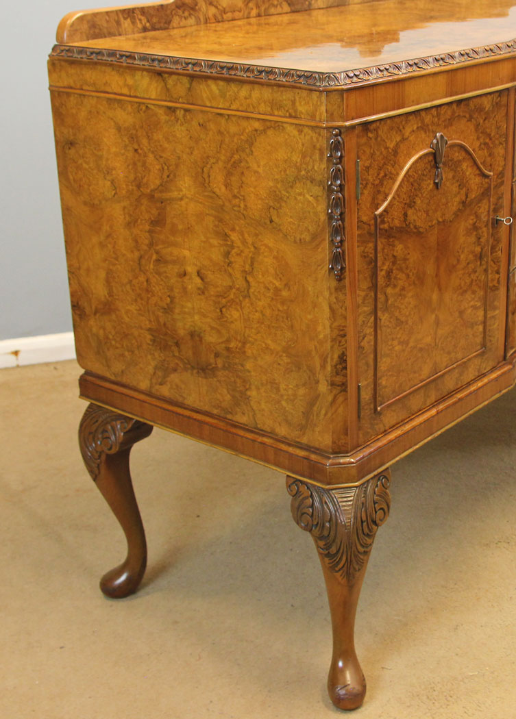 12319r7 Antique Burr Walnut Queen Anne Style Dresser Sideboard,