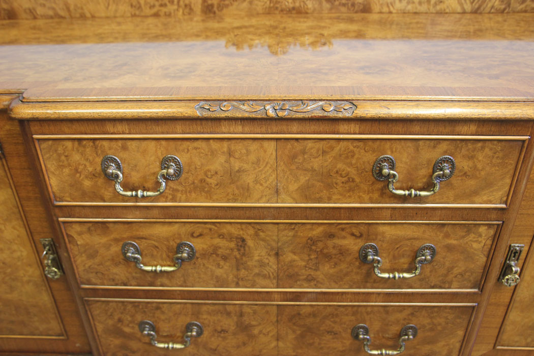 12326r6 Antique Burr Walnut Queen Anne Style Sideboard,