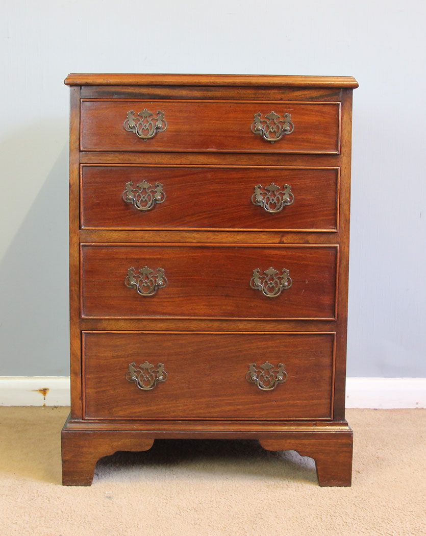 12331r6 Antique Small Mahogany Bed Side Chest of Drawers, Antique Small Mahogany Chest of Drawers