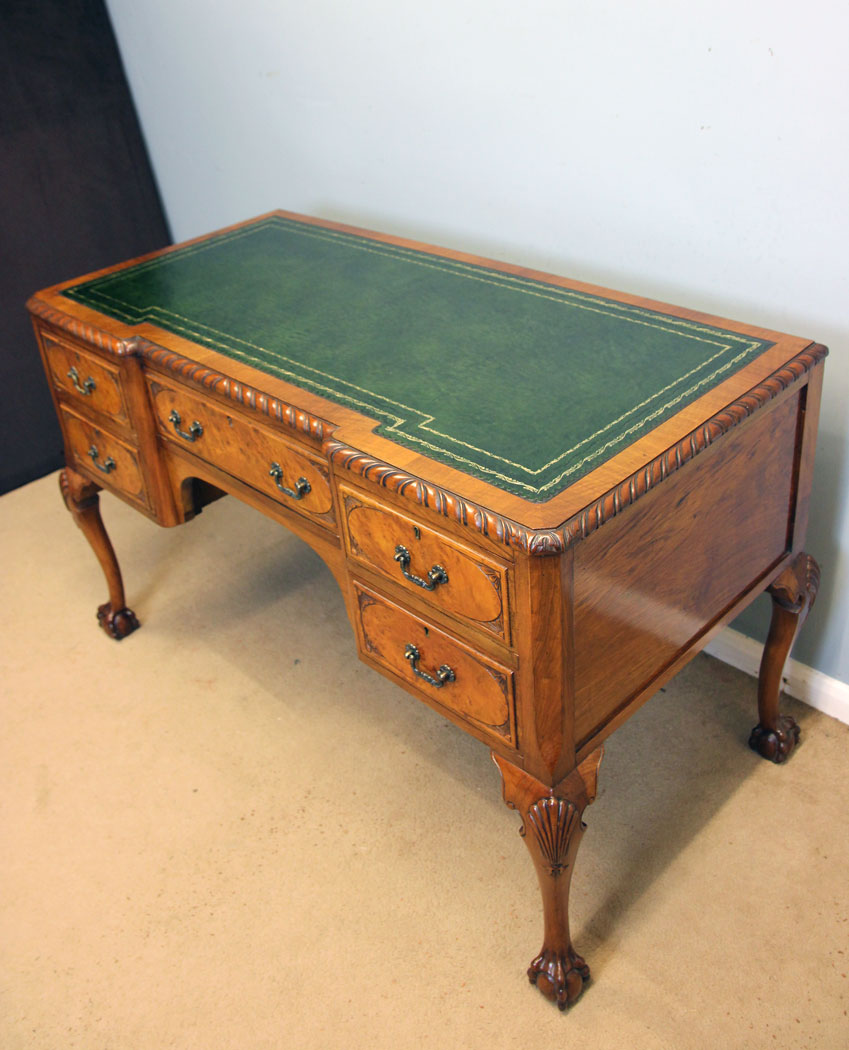 12355r10 Antique Walnut Queen Anne Style Writing Table Desk, Antique Walnut Queen Anne Style Writing Table Desk