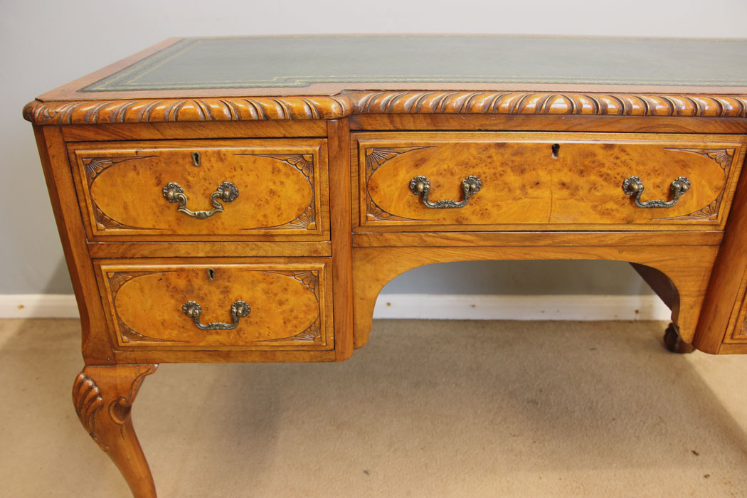 12355r13 Antique Walnut Queen Anne Style Writing Table Desk, Antique Walnut Queen Anne Style Writing Table Desk