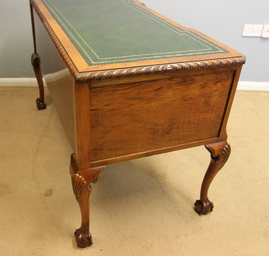 12355r5 Antique Walnut Queen Anne Style Writing Table Desk, Antique Walnut Queen Anne Style Writing Table Desk