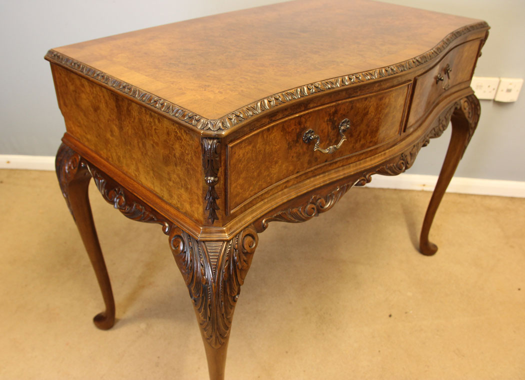 12377r8 Antique Burr Walnut Serving Side Table, Antique Serpentine Burr Walnut Serving Side Table