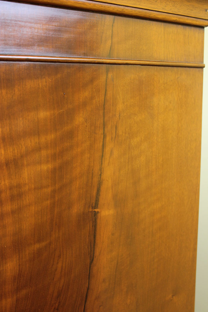12433r14 Antique Burr Walnut Serpentine Chest on Chest of Drawers, Antique Burr Walnut Serpentine Chest on Chest of Drawers