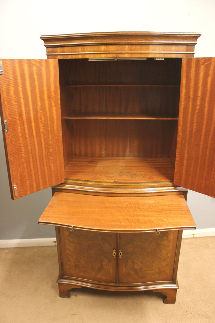 12449r10 Burr Walnut Cocktail Drinks Cabinet, Burr Walnut Cocktail Drinks Cabinet
