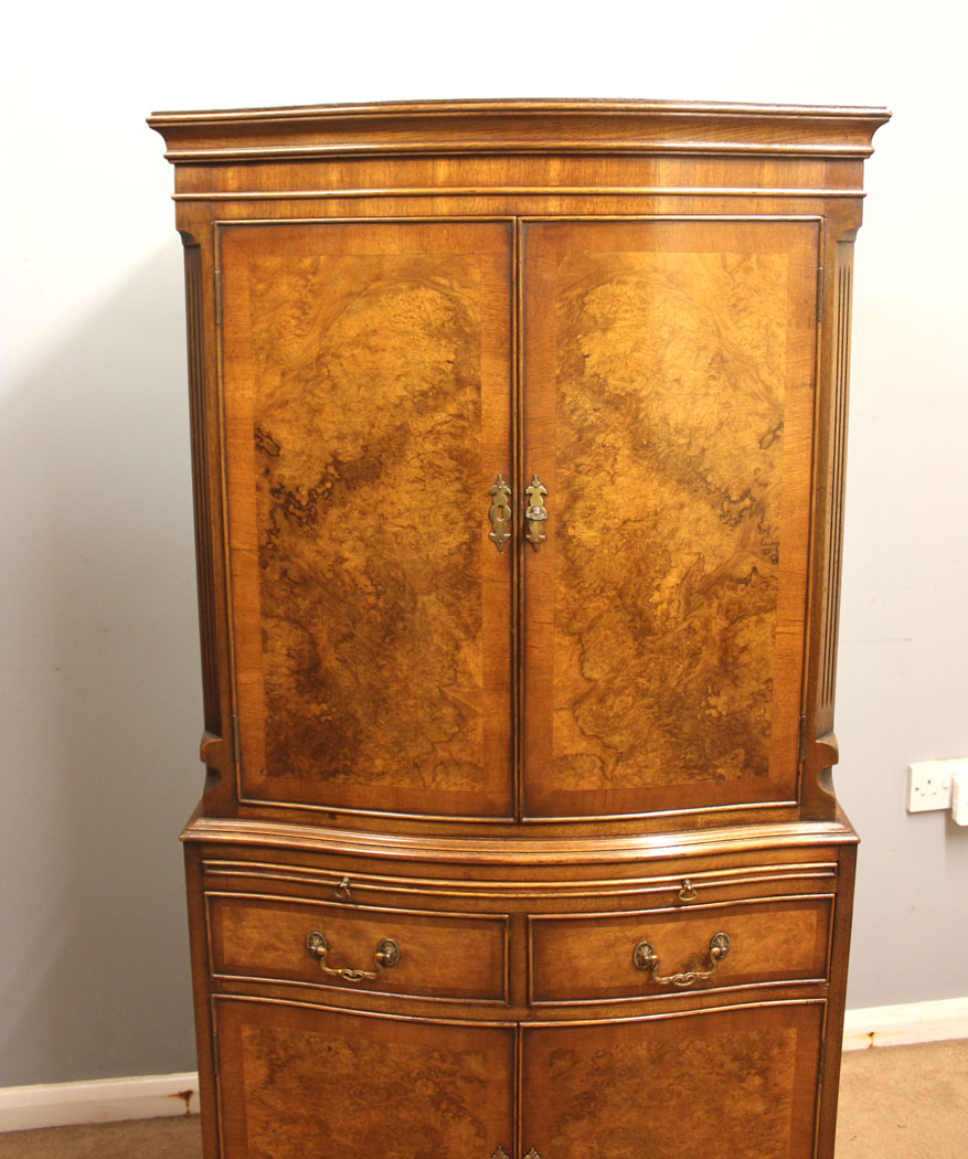 12449r12 Burr Walnut Cocktail Drinks Cabinet, Burr Walnut Cocktail Drinks Cabinet