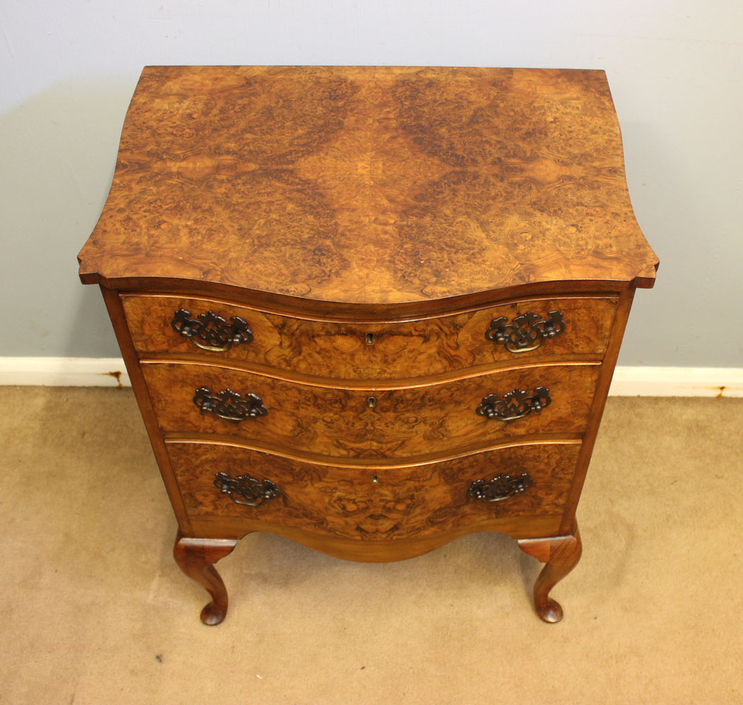 12453r11 Antique Burr Walnut Bedside Chest Drawers, Antique Burr Walnut Bedside Chest of Drawers