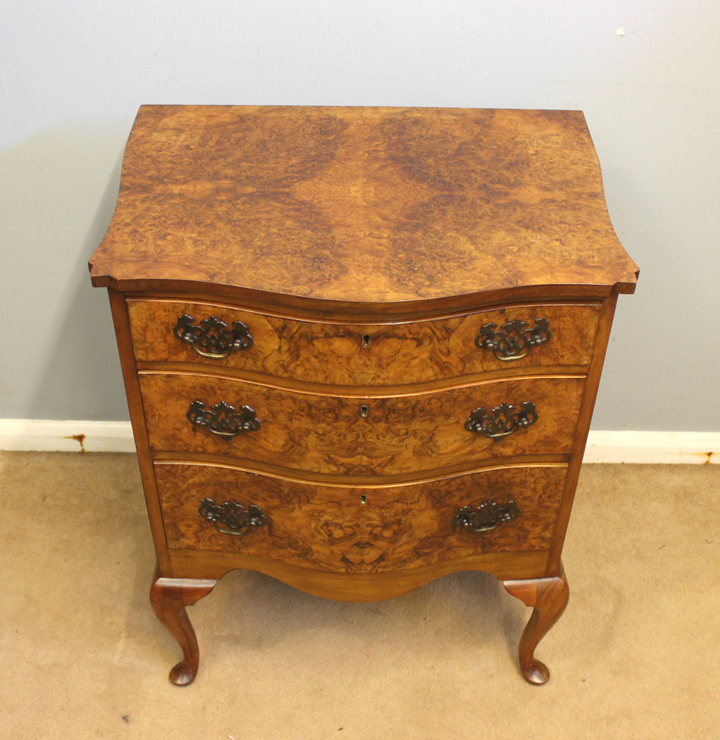 12453r2 Antique Burr Walnut Bedside Chest Drawers, Antique Burr Walnut Bedside Chest of Drawers