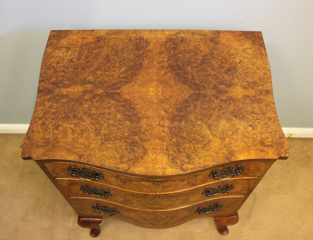 12453r7 Antique Burr Walnut Bedside Chest Drawers, Antique Burr Walnut Bedside Chest of Drawers