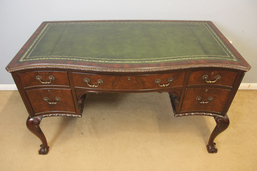 12480r10 Antique Mahogany Knee Hole Writing Desk, Antique Mahogany Knee Hole Writing Desk