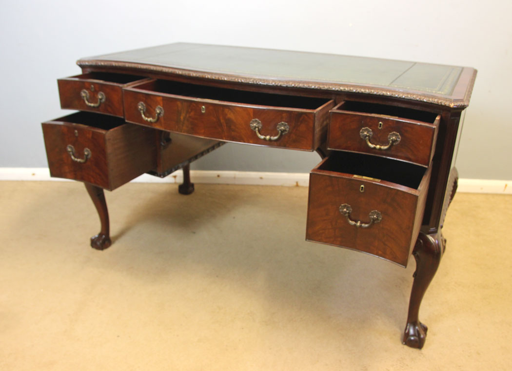 12480r12 Antique Mahogany Knee Hole Writing Desk, Antique Mahogany Knee Hole Writing Desk