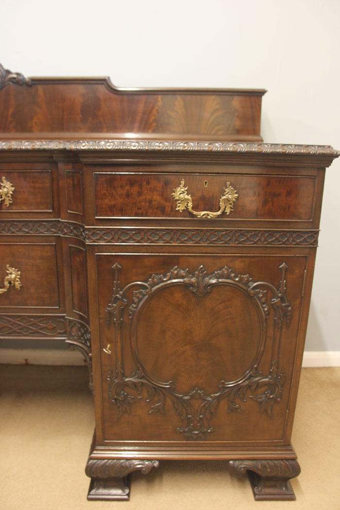 12539r10 Quality Antique Mahogany Chippendale Style Sideboard, Quality Antique Mahogany Chippendale Style Sideboard