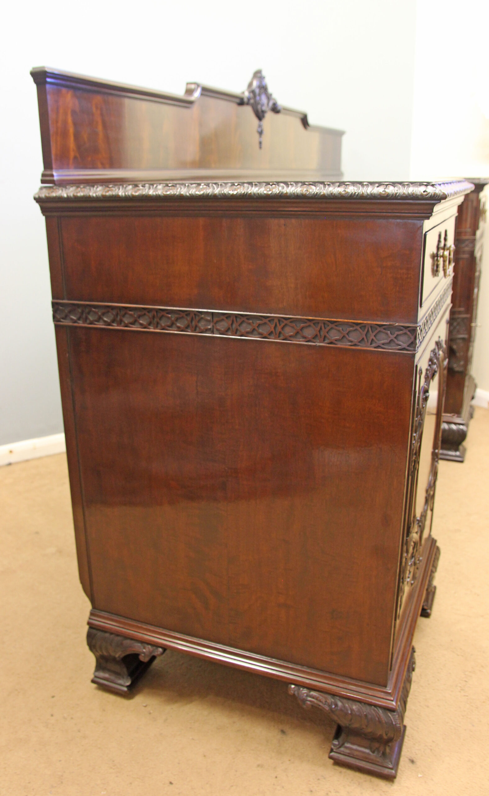 12539r14 Quality Antique Mahogany Chippendale Style Sideboard, Quality Antique Mahogany Chippendale Style Sideboard