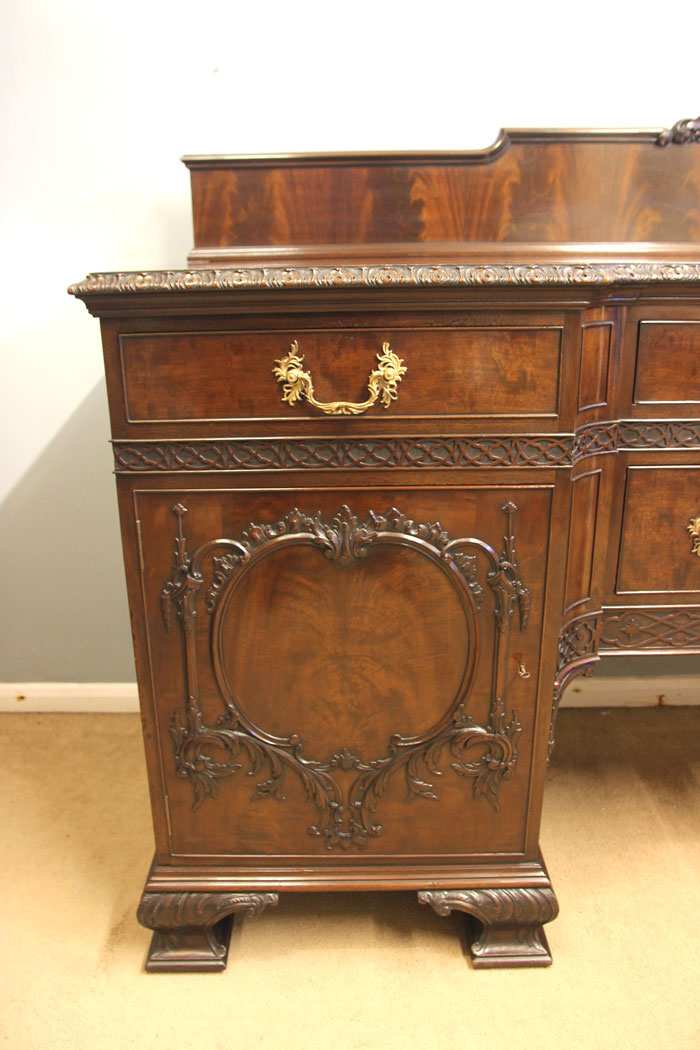 12539r4 Quality Antique Mahogany Chippendale Style Sideboard, Quality Antique Mahogany Chippendale Style Sideboard