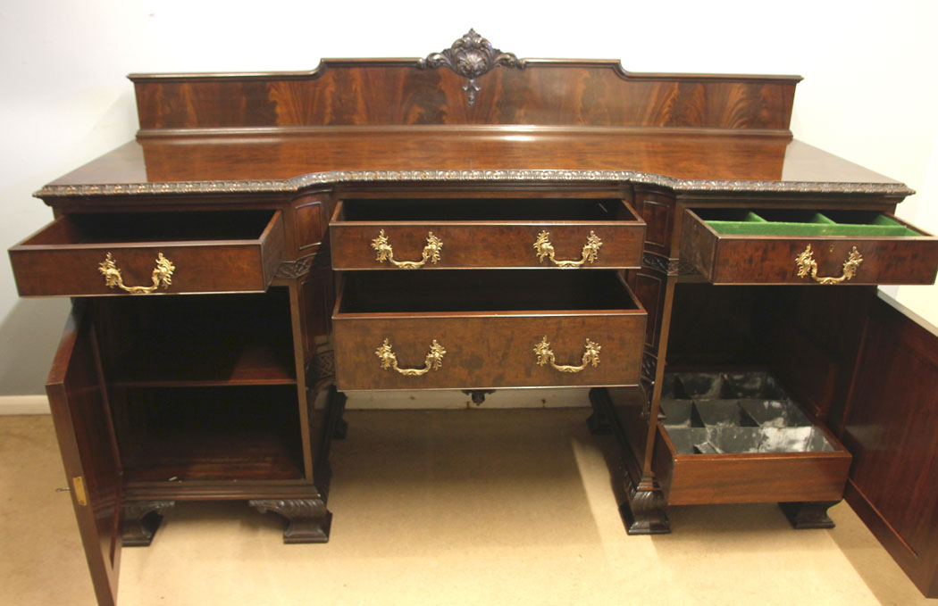 12539r6 Quality Antique Mahogany Chippendale Style Sideboard, Quality Antique Mahogany Chippendale Style Sideboard