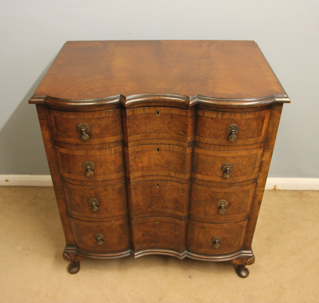 12545r02 Antique Burr Walnut Chest of Drawers, Antique Burr Walnut Chest of Drawers