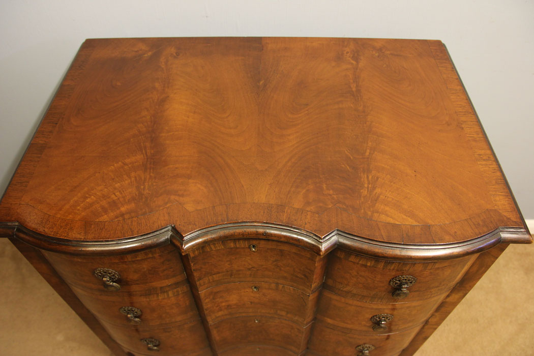 12545r11 Antique Burr Walnut Chest of Drawers, Antique Burr Walnut Chest of Drawers