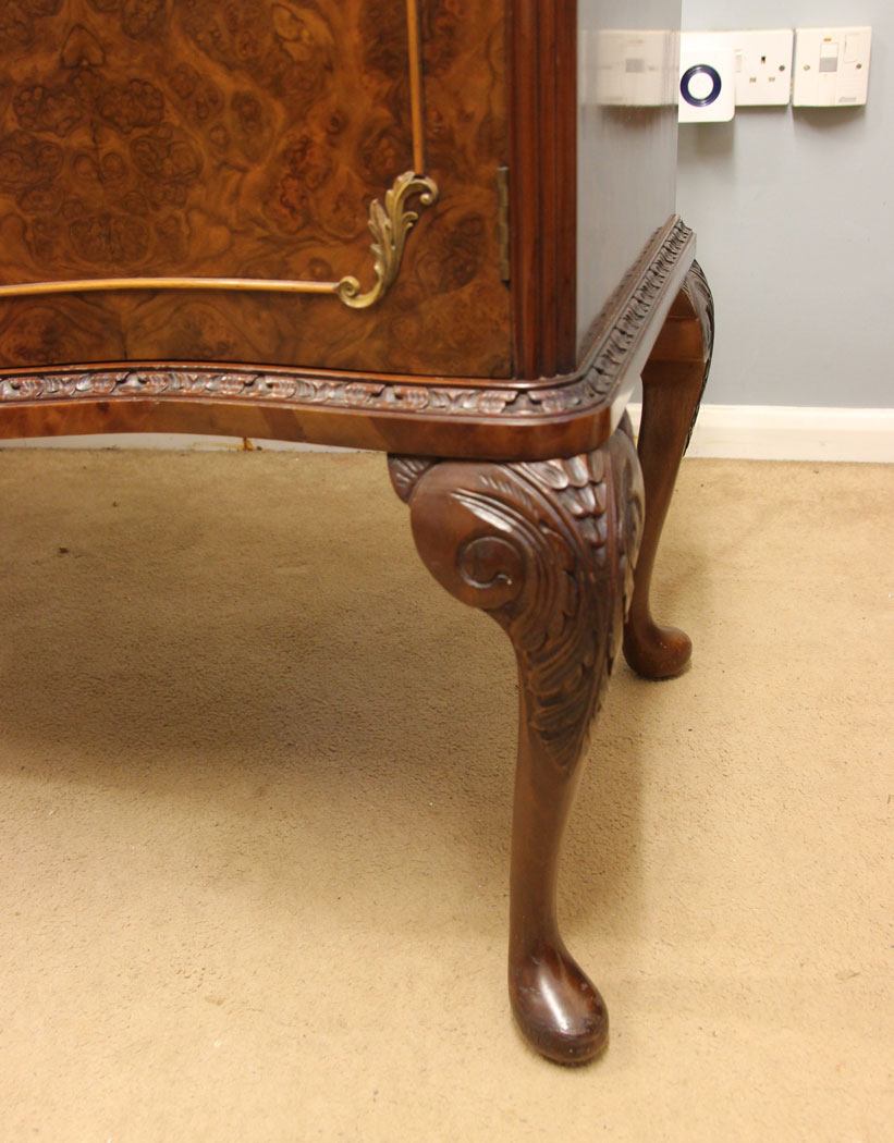 12571r12 Antique Burr Walnut Sideboard, Antique Burr Walnut Serpentine Front Sideboard Server