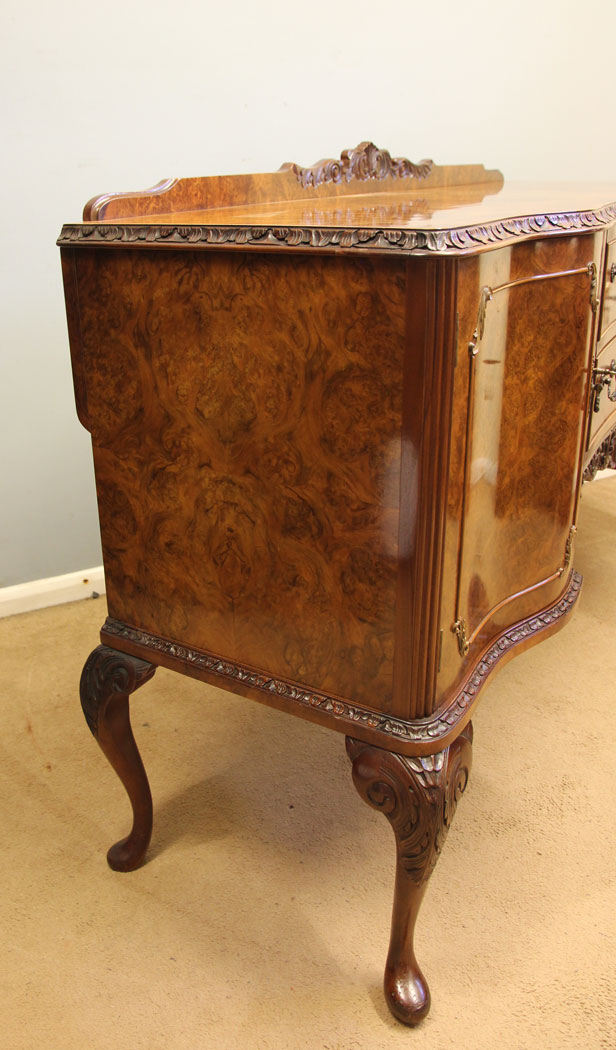 12571r5 Antique Burr Walnut Sideboard, Antique Burr Walnut Serpentine Front Sideboard Server