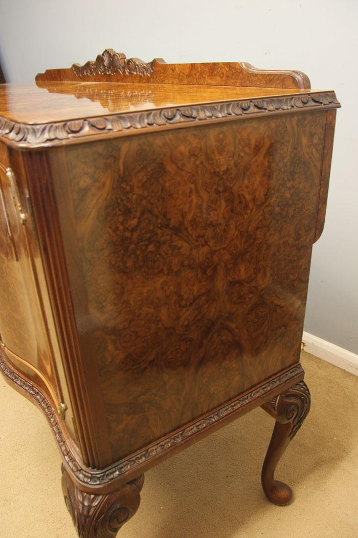 12571r8 Antique Burr Walnut Sideboard, Antique Burr Walnut Serpentine Front Sideboard Server